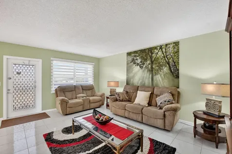 4110 Oakridge V Deerfield Beach FL 33442