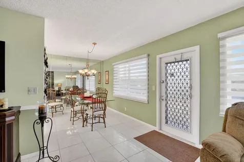 4110 Oakridge V Deerfield Beach FL 33442