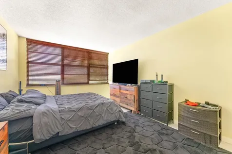2751 Taft Street Hollywood FL 33020