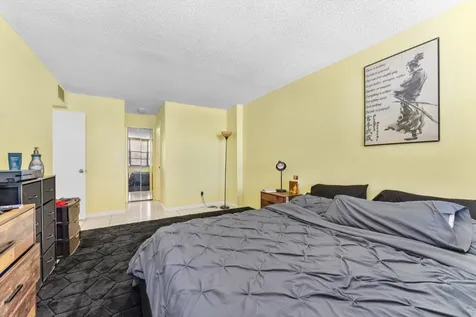 2751 Taft Street Hollywood FL 33020