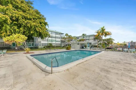 2751 Taft Street Hollywood FL 33020