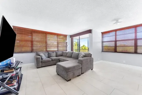 2751 Taft Street Hollywood FL 33020