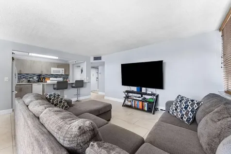 2751 Taft Street Hollywood FL 33020