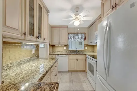 806 Se 7th Street Deerfield Beach FL 33441
