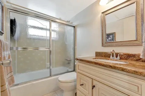 806 Se 7th Street Deerfield Beach FL 33441