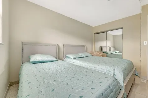 806 Se 7th Street Deerfield Beach FL 33441