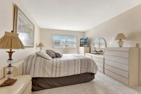 806 Se 7th Street Deerfield Beach FL 33441