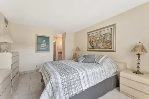806 Se 7th Street Deerfield Beach FL 33441