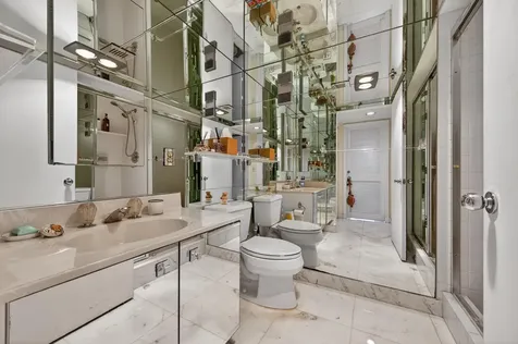 2427 Presidential Way West Palm Beach FL 33401