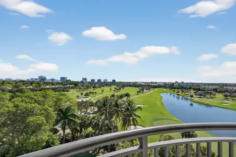 2427 Presidential Way West Palm Beach FL 33401