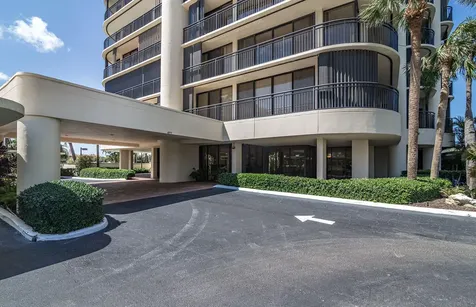 2427 Presidential Way West Palm Beach FL 33401