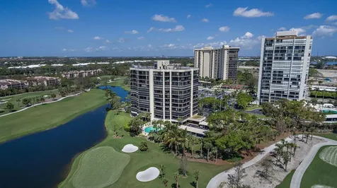 2427 Presidential Way West Palm Beach FL 33401