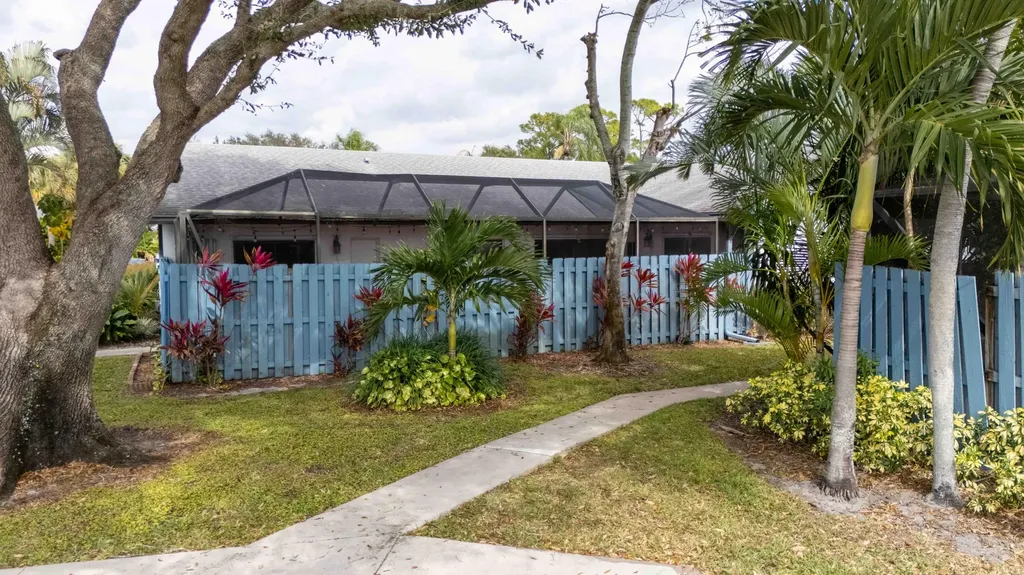 803 Timberlane Circle Greenacres FL 33463