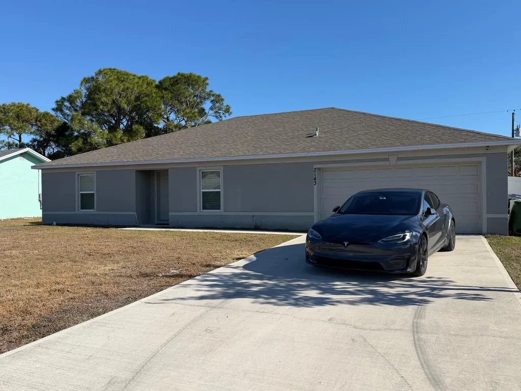 2143 Se Trillo Street Port Saint Lucie FL 34952