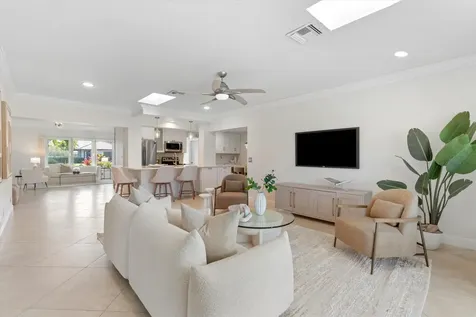 1041 Sw 7th Street Boca Raton FL 33486