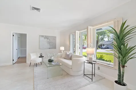 1041 Sw 7th Street Boca Raton FL 33486