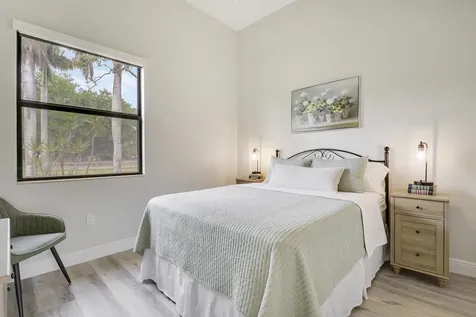 10735 Lantana Road Lake Worth FL 33449