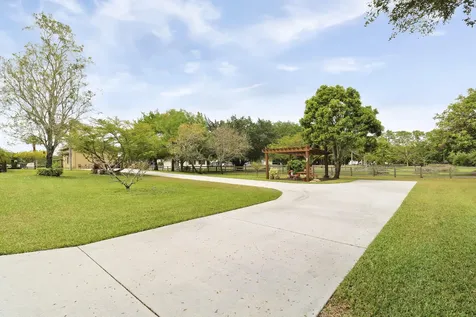 10735 Lantana Road Lake Worth FL 33449