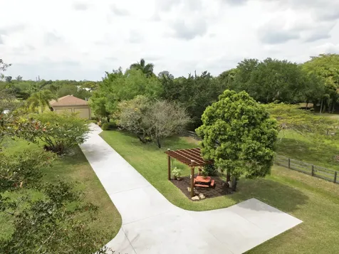 10735 Lantana Road Lake Worth FL 33449