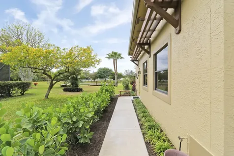 10735 Lantana Road Lake Worth FL 33449
