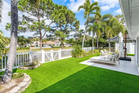1123 Canoe Point Delray Beach FL 33444
