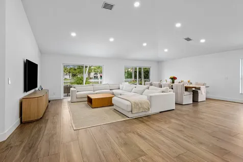 1123 Canoe Point Delray Beach FL 33444