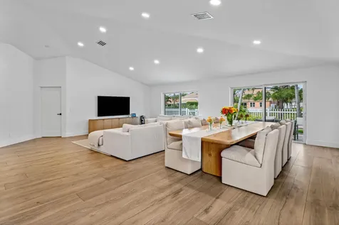 1123 Canoe Point Delray Beach FL 33444