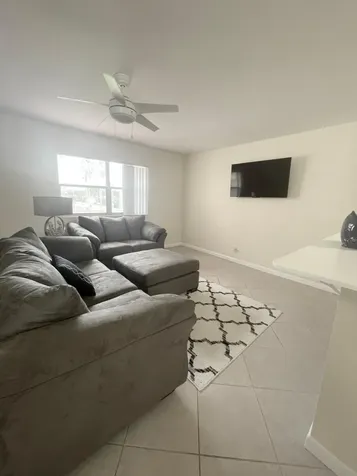 314 Saxony G Delray Beach FL 33446