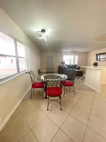 314 Saxony G Delray Beach FL 33446