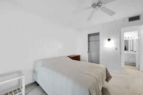 250 Richmond F Deerfield Beach FL 33442