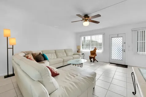 250 Richmond F Deerfield Beach FL 33442