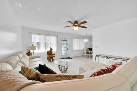 250 Richmond F Deerfield Beach FL 33442