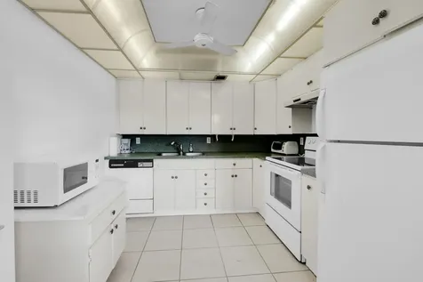 250 Richmond F Deerfield Beach FL 33442