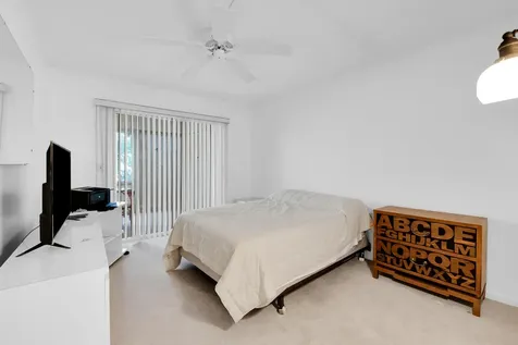 250 Richmond F Deerfield Beach FL 33442