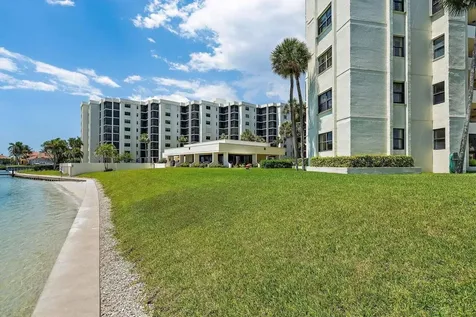 19800 S Sandpointe Bay Drive Tequesta FL 33469