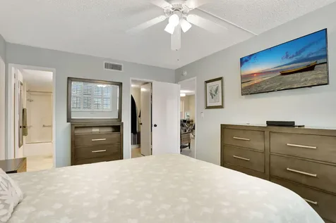 2731 Ne 14th Street Causeway Pompano Beach FL 33062