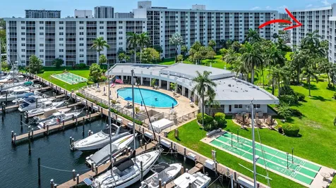 2731 Ne 14th Street Causeway Pompano Beach FL 33062