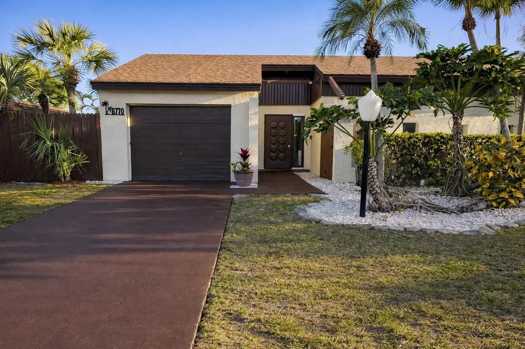 6770 Dupere Lane Lake Worth FL 33467