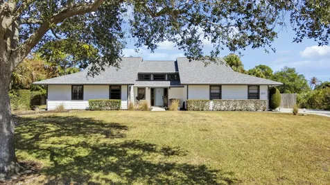 899 Ne Juniper Place Jensen Beach FL 34957