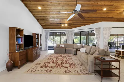 899 Ne Juniper Place Jensen Beach FL 34957