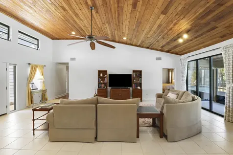 899 Ne Juniper Place Jensen Beach FL 34957