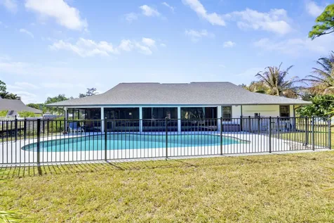 899 Ne Juniper Place Jensen Beach FL 34957