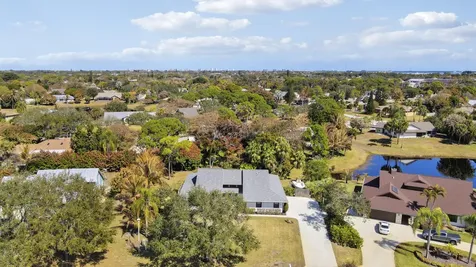 899 Ne Juniper Place Jensen Beach FL 34957