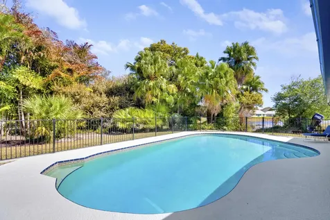 899 Ne Juniper Place Jensen Beach FL 34957
