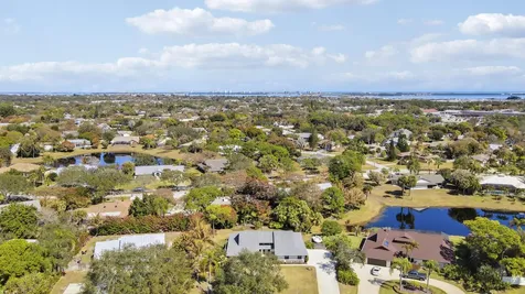899 Ne Juniper Place Jensen Beach FL 34957