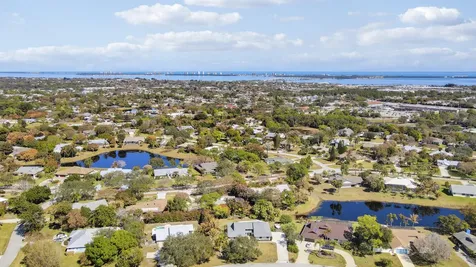 899 Ne Juniper Place Jensen Beach FL 34957