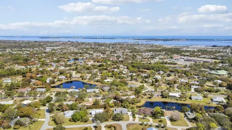 899 Ne Juniper Place Jensen Beach FL 34957