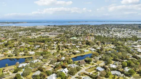 899 Ne Juniper Place Jensen Beach FL 34957