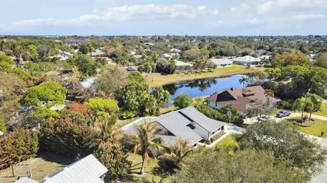 899 Ne Juniper Place Jensen Beach FL 34957