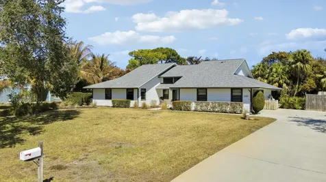 899 Ne Juniper Place Jensen Beach FL 34957